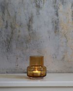Hurricane tealight no 25 amber från Ro Collection