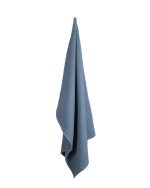 Hängande badlakan Big Waffle Towel and Blanket i färgen blue clay från The Organic Company, Cobosabi