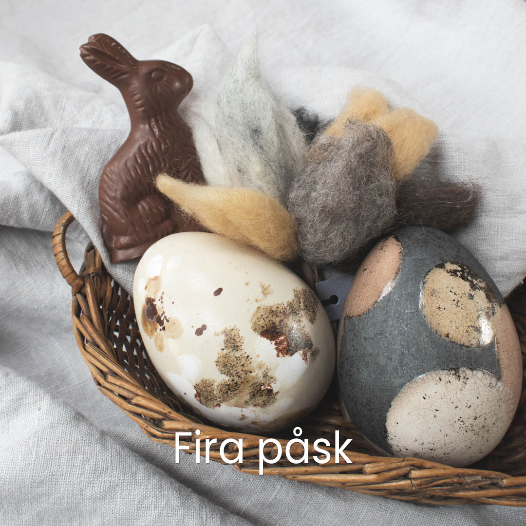 Keramik ägg, choklad hare och ullfjädrar Cobosabi