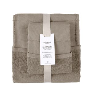 CALM gift set med badlakan och handduk i frotté av ekologisk bomull Clay från The Organic Company