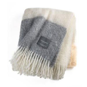 Mohairpläd Camel & skiffer stripe från Stackelbergs