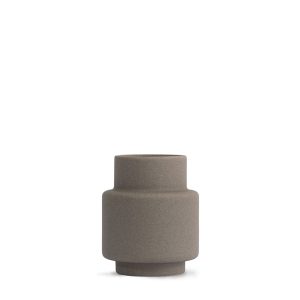 Vas Hurricane ceramic medium dark stone från Ro Collection