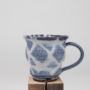 Japansk handgjord temugg no14 i blått och vitt av Kunisuke Nakahara från TANAKA hos Cobosabi