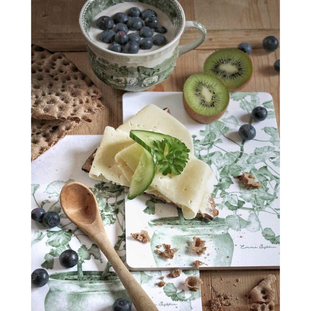 Smörgåsbricka Grön pelargon från Emma Sjödin hos Cobosabi