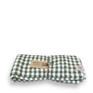 Misty linneduk square jeep green 145x300 från Lovely linen