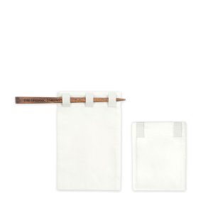 Tea bag set i ekologisk bomull, två påsar och en pinne, från The Organic Company hos Cobosabi