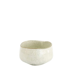 Japansk matchaskål Shiro Hake med vit glasyr från Tokyo Design Studio