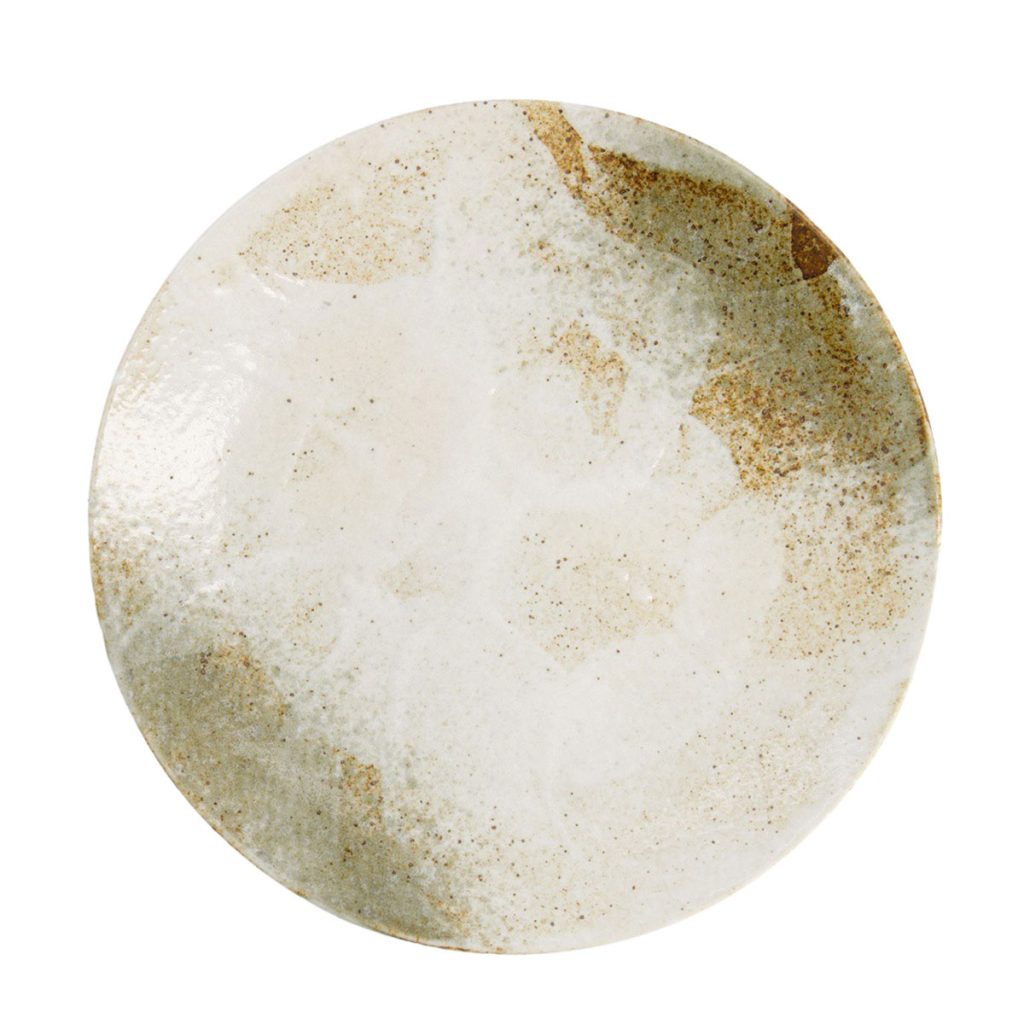 Japansk stor tallrik Yukishino med vit, brun och mossgrön glasyr.