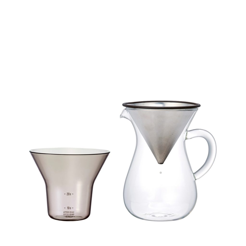 Pour over bryggare med kanna, filter och filterhållare från japanska Kinto.