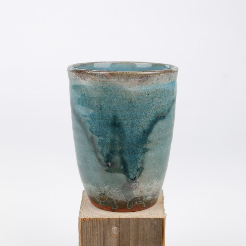 Japansk handgjord Tekopp i turkos glasyr Hagi ware Seigan Yamane